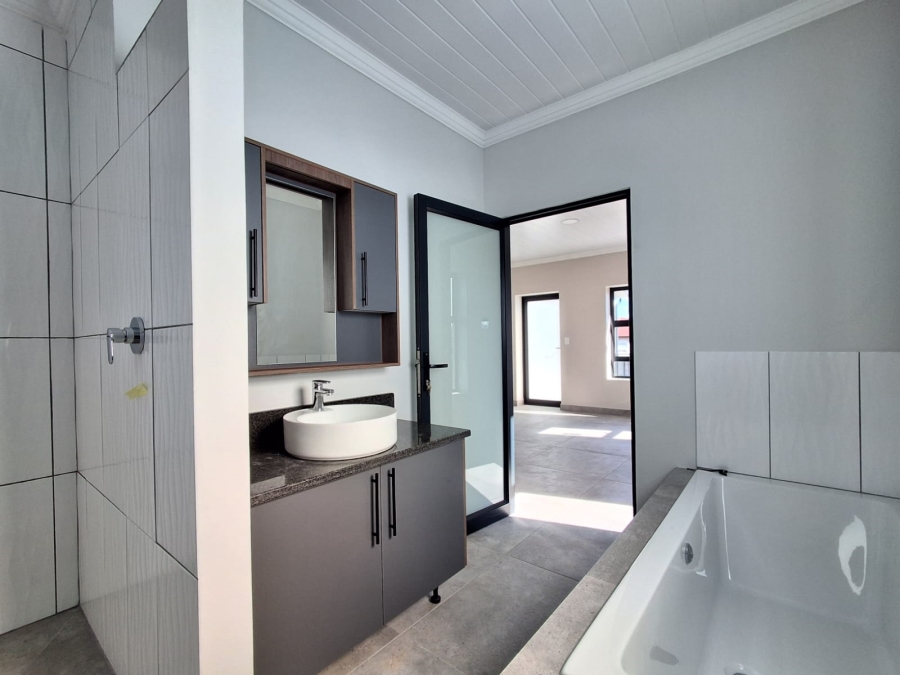 4 Bedroom Property for Sale in Stilbaai Wes Western Cape